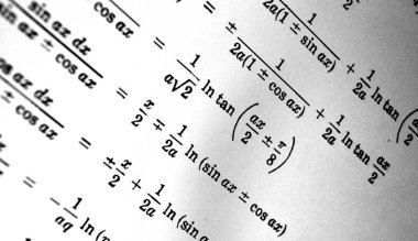 Sayıda beyaz bir arka plan üzerinde matematiksel formül
