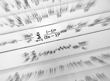 Matematiksel formüller odak çok sayıda beyaz bir arka plan üzerinde yakınlaştırma