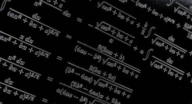 Matematiksel formüller neon siyah bir zemin üzerine çok sayıda