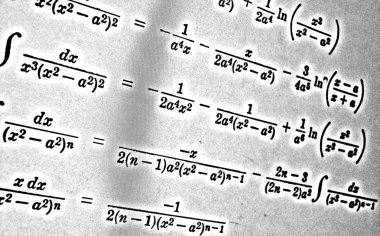 Sayıda beyaz bir arka planda Hdr matematiksel formül