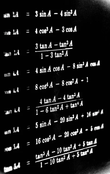 Dużą Liczbę Formuł Matematycznych Czarnym Tle — Zdjęcie stockowe