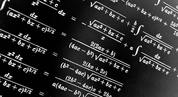 Dużą Liczbę Formuł Matematycznych Czarnym Tle — Zdjęcie stockowe