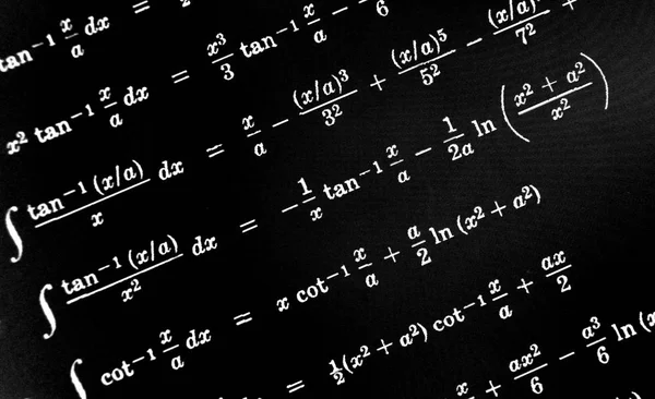 Sayıda Siyah Bir Arka Plan Üzerinde Matematiksel Formül — Stok fotoğraf