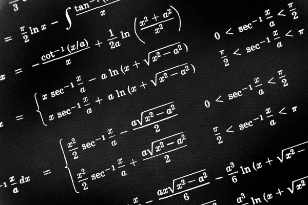 Dużą Liczbę Formuł Matematycznych Czarnym Tle — Zdjęcie stockowe