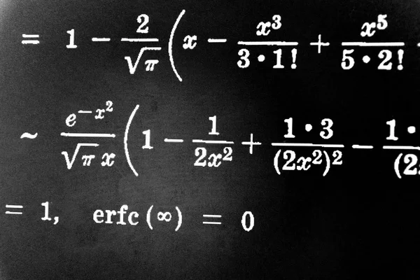 Gran Número Fórmulas Matemáticas Sobre Fondo Negro —  Fotos de Stock