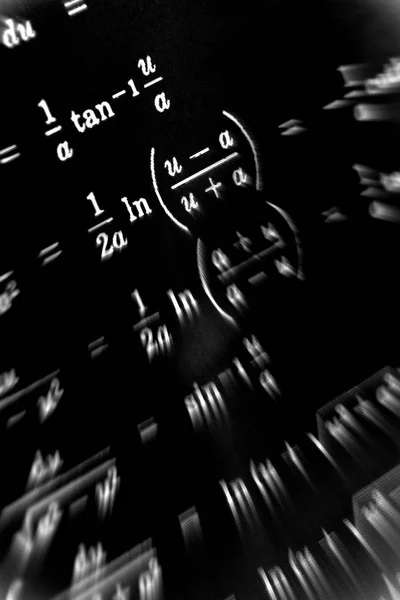 Gran Numero Formule Matematiche Focalizza Zoom Uno Sfondo Nero — Foto Stock