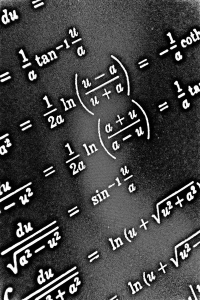 Sejumlah Besar Rumus Matematika Pada Latar Belakang Hitam Hdr — Stok Foto