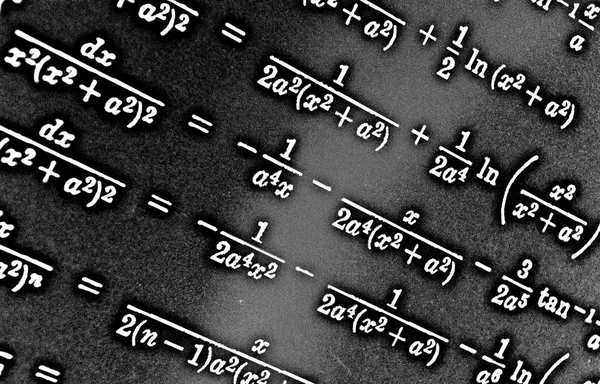 Große Anzahl Mathematischer Formeln Auf Schwarzem Hintergrund Hdr — Stockfoto