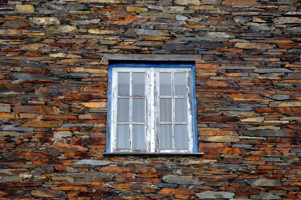 Fenêtre Rustique Bois Taillé Main Dans Mur Pierre Construit Partir — Photo