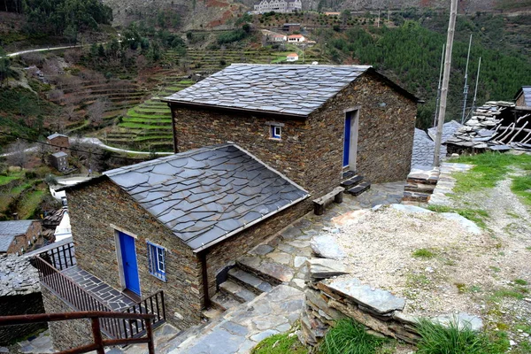Дом Piodao Является Традиционной Сланцевой Деревне Горах Удаленная Деревня Центральной — стоковое фото