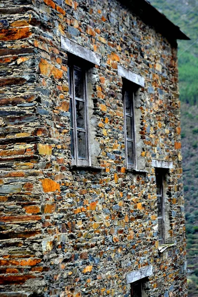 Vista Cerca Del Detalle Antiguo Muro Piedra Tradicional Construido Partir —  Fotos de Stock