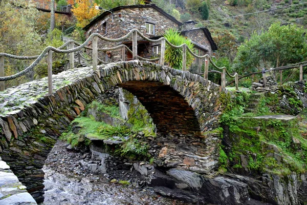 Casas Puentes Tradicionales Foz Egua Cerca Piodao Remoto Pueblo Centro —  Fotos de Stock