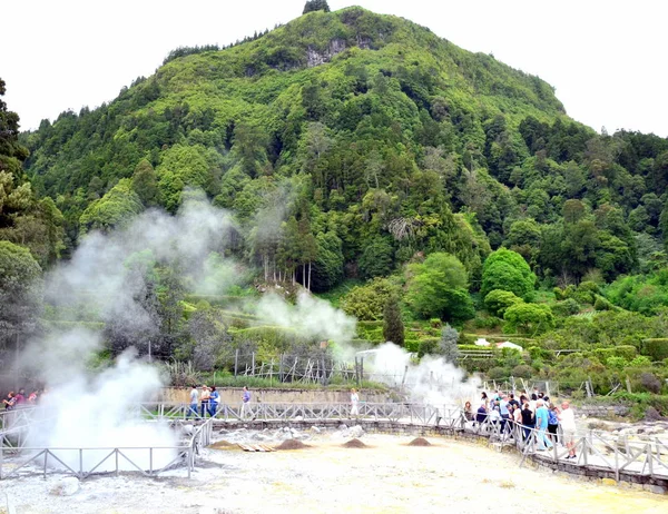 Geysers, volkan Caldera kaplıcalar Fumarole köpüren yasaktır Furnas, Sao Miguel, Azores, Portekiz 