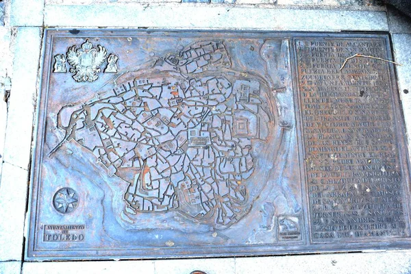 Mappa della città di Toledo direttamente al piano di Toledo in Plaza del Ayuntamiento — Foto Stock