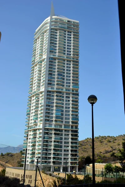 Épületek, Benidorm strand Alicante Földközi-tenger Spanyolországban — Stock Fotó