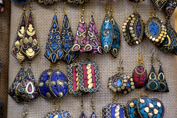 Earrings isolated at the bazar, in Granada, Spain — Stock Photo, Image