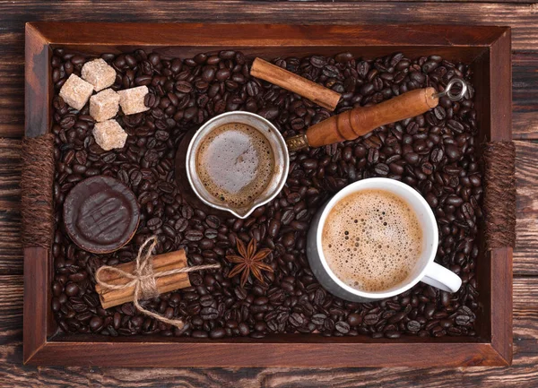 Tasse Kaffee Kaffeekanne Keks Zimt Anis Zucker Kaffeebohnen Auf Einem — Stockfoto