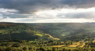 Yazın günbatımında milli parkın muhteşem manzarası 