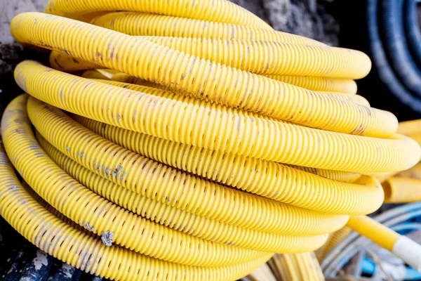 Gelbe Perforierte Gasleitung — Stockfoto