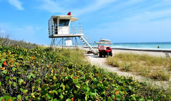 Vista Panorámica Del Puesto Salvavidas Playa Del Océano Florida —  Fotos de Stock