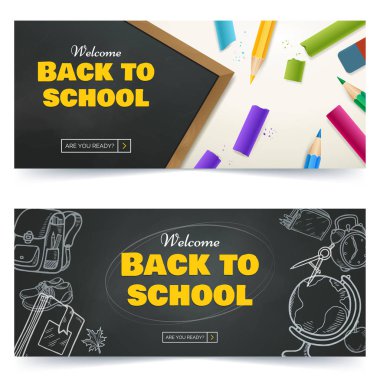 Geri okul promo banner tasarımı için. Vektör siyah kara tahta arka plan ile dağınık renk boya kalemi ve kalem. Elle çizilmiş doodle okul ürünler ile skeçler. Kullanım için satışı el ilanı, olay davetiyesi.