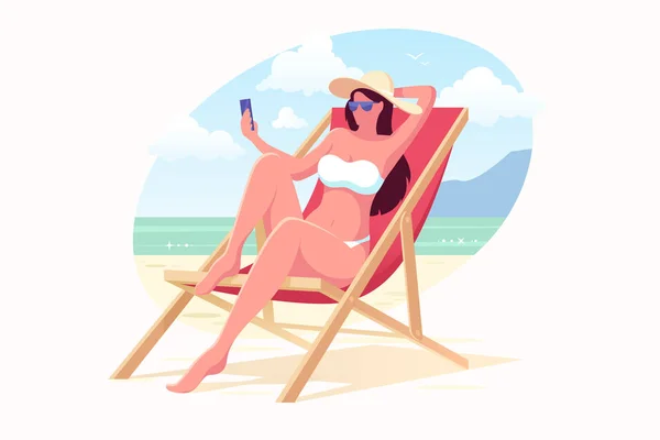 Красива дівчина в купальнику і капелюсі сидить на пляжі на сонячному ліжку і робить селфі. Жінка зі смартфоном розслабляється на пляжі. Літні канікули Векторні ілюстрації. Плоский стиль . — стоковий вектор