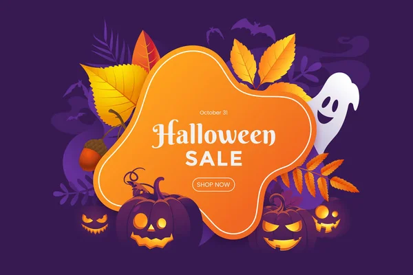 Halloween vendita banner design. Illustrazione vettoriale di Halloween con zucche spettrali, foglie cadenti autunnali, fantasma carino, sfondo astratto e luogo per il testo. Uso per invito alla festa, poster, biglietto di auguri . — Vettoriale Stock