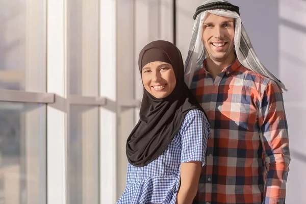 Moslim Zakenvrouw Met Collega Functie — Stockfoto