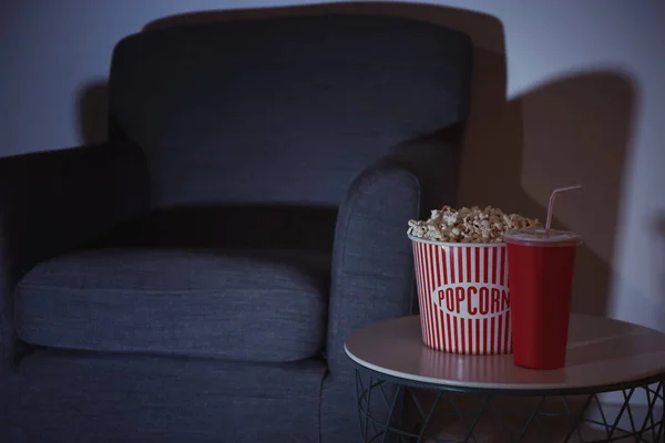 Table Popcorn Drink Comfortable Armchair Indoors Home Cinema — Stock Photo, Image