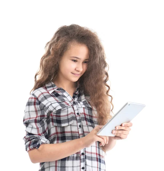 Adolescente elegante usando tablet — Fotografia de Stock