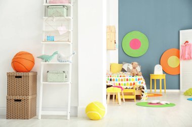 İç ışık şirin çocuk odası