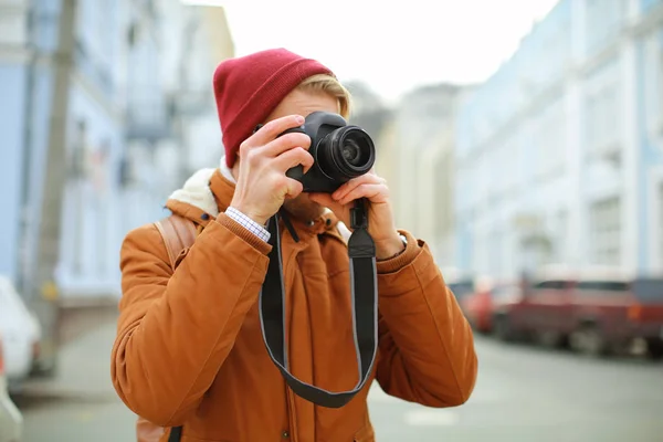 Hipster taking photo — Stock Photo, Image