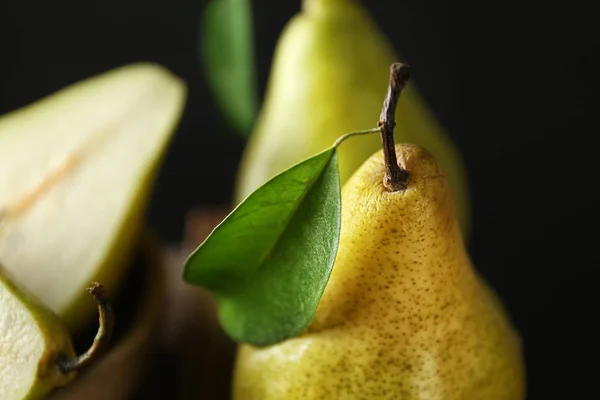 Delicious Ripe Pear Closeup — Stock Photo, Image