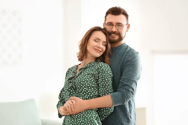 Mooie Paar Dansen Samen Thuis — Stockfoto