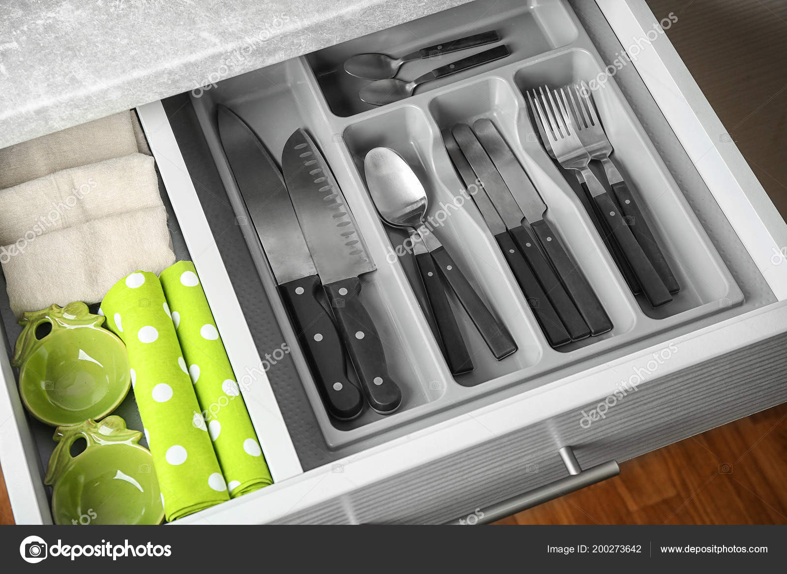 Set Cutlery Kitchen Drawer Stock Photo by ©belchonock 200273642