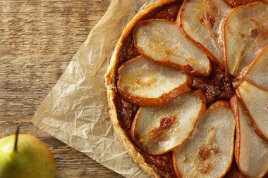 Lezzetli armut tart masada