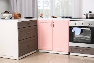 Parlak modern mutfak iç