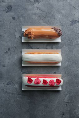 Grunge arka plan üzerinde çeşitli lezzetli eklerleri