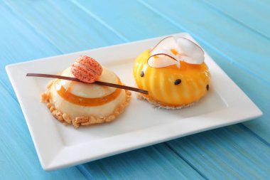 Masada lezzetli kek ile plaka