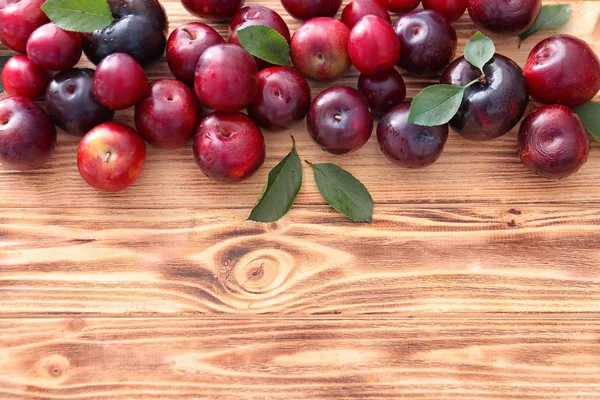 Ripe Juicy Plums Wooden Table — Stock Photo, Image