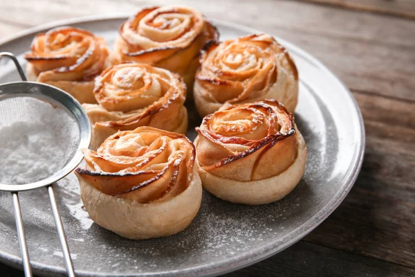 Plate Apple Roses Puff Pastry Table Closeup — Stock Photo, Image