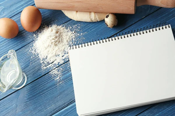 Cuaderno Productos Para Hacer Pan Sobre Fondo Madera —  Fotos de Stock