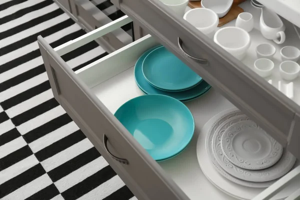 Set Ceramic Tableware Kitchen Drawers — Stock Photo, Image