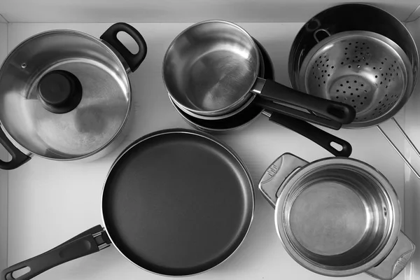 Set Dari Kitchenware Dalam Laci Closeup — Stok Foto