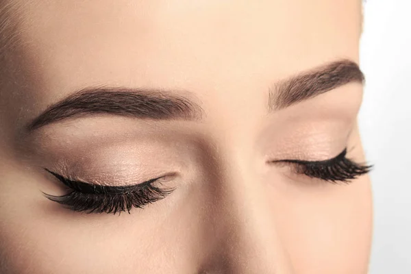 Young Woman Beautiful Eyebrows Correction Closeup — Stock Photo, Image