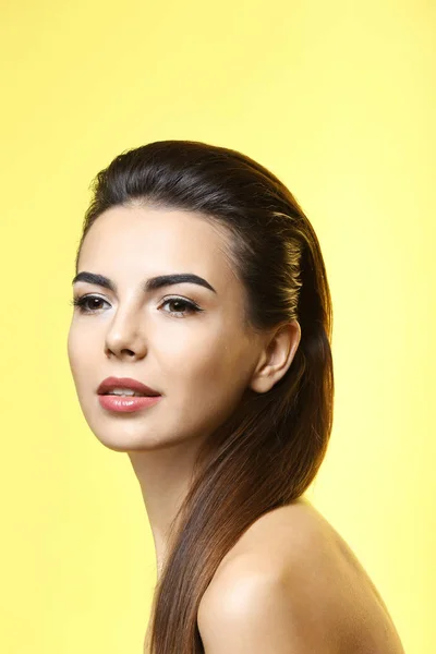 Young Woman Beautiful Eyebrows Color Background — Stock Photo, Image
