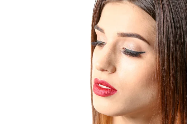 Mujer Joven Atractiva Con Maquillaje Elegante Pestañas Largas Sobre Fondo —  Fotos de Stock