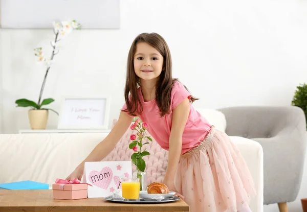 Little Girl Preparing Surprise Her Mommy Mother Day Indoors — Stock Photo, Image