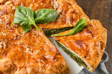 Lezzetli pasta plaka, closeup ıspanaklı