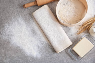 Ham lapa lapa hamuru un tablo ile